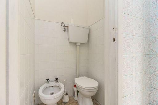Loja para arrendar em Benfica, Av do Uruguai com 172m2 - Image 5