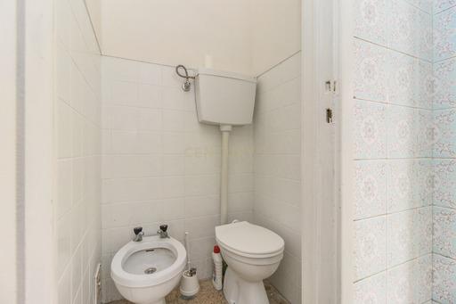 Loja para arrendar em Benfica, Av do Uruguai com 172m2 - Image 5