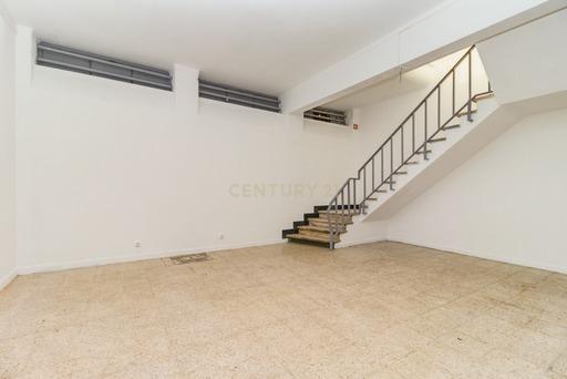 Loja para arrendar em Benfica, Av do Uruguai com 172m2 - Image 8