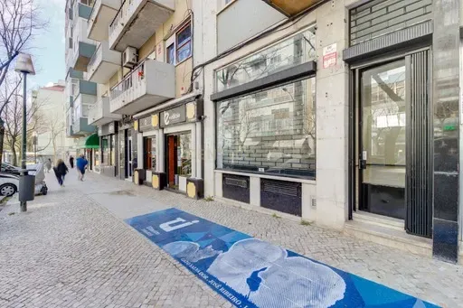 Loja para arrendar em Benfica, Av do Uruguai com 172m2 - Image 11