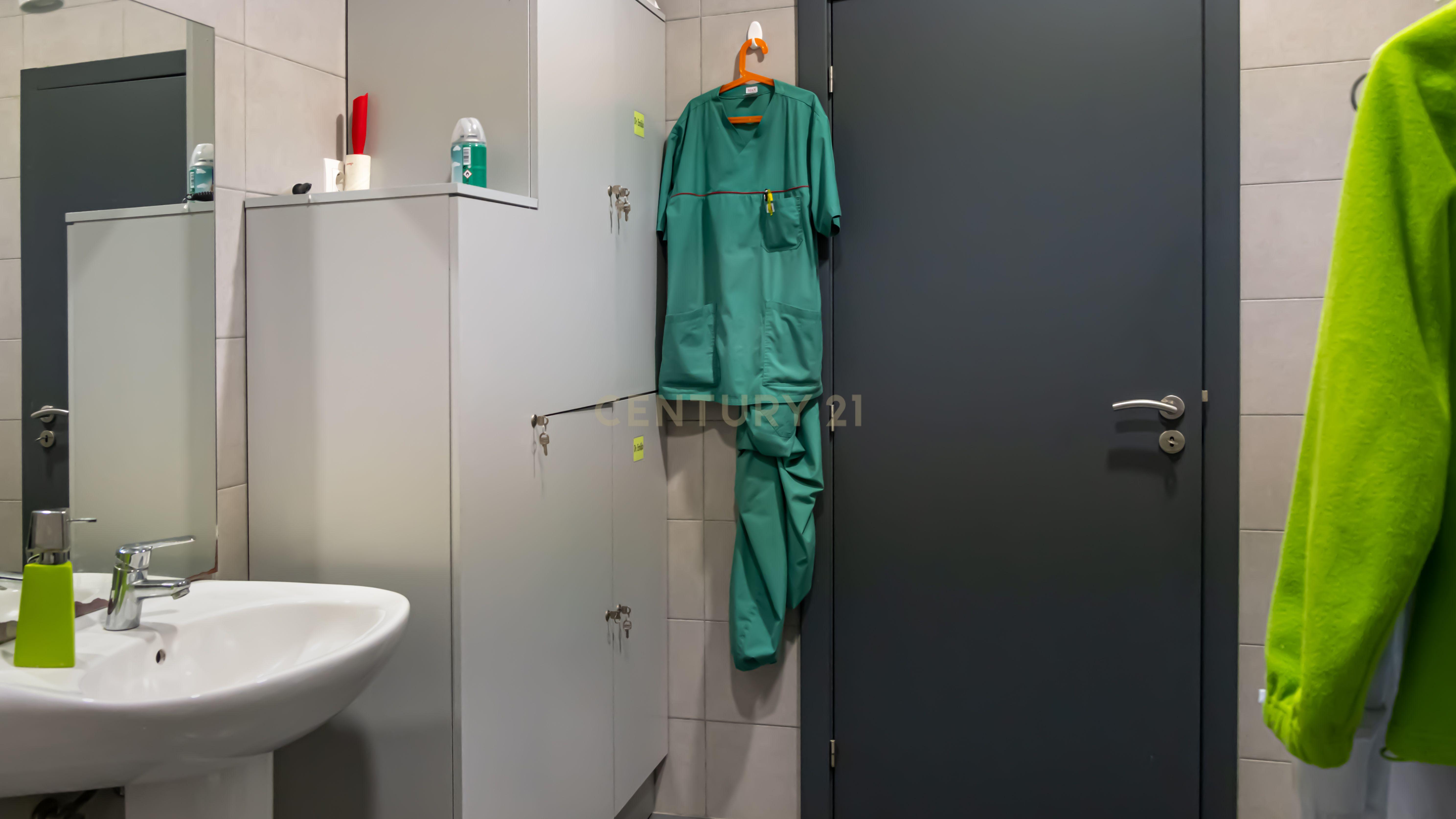 Negócio – Hospital Veterinário no centro de Santarém - Image 27