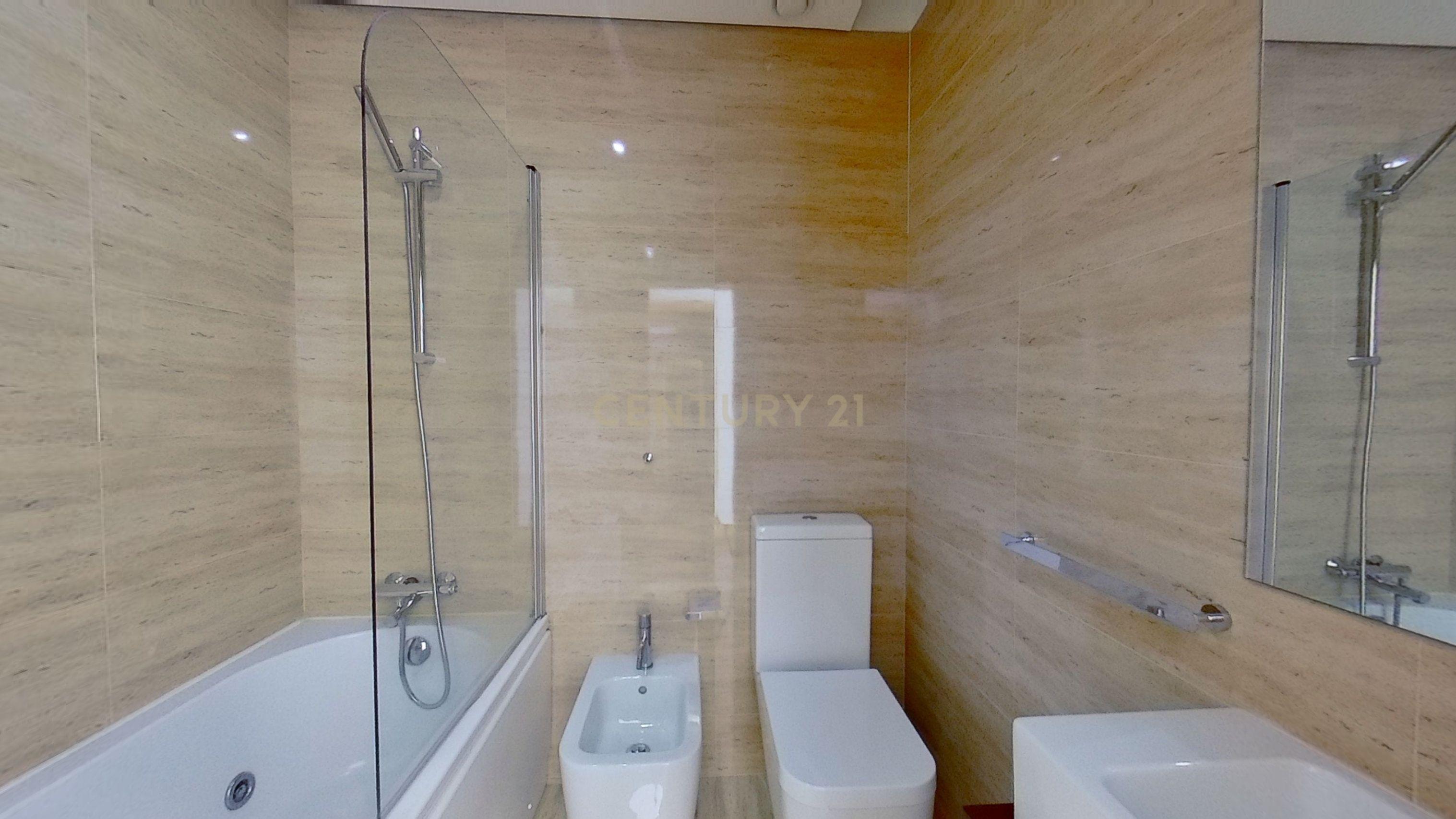 T4 duplex com 2 suítes, à poucos metros da estação de metro de Santo Ovídeo em Vila Nova de Gaia - Image 32
