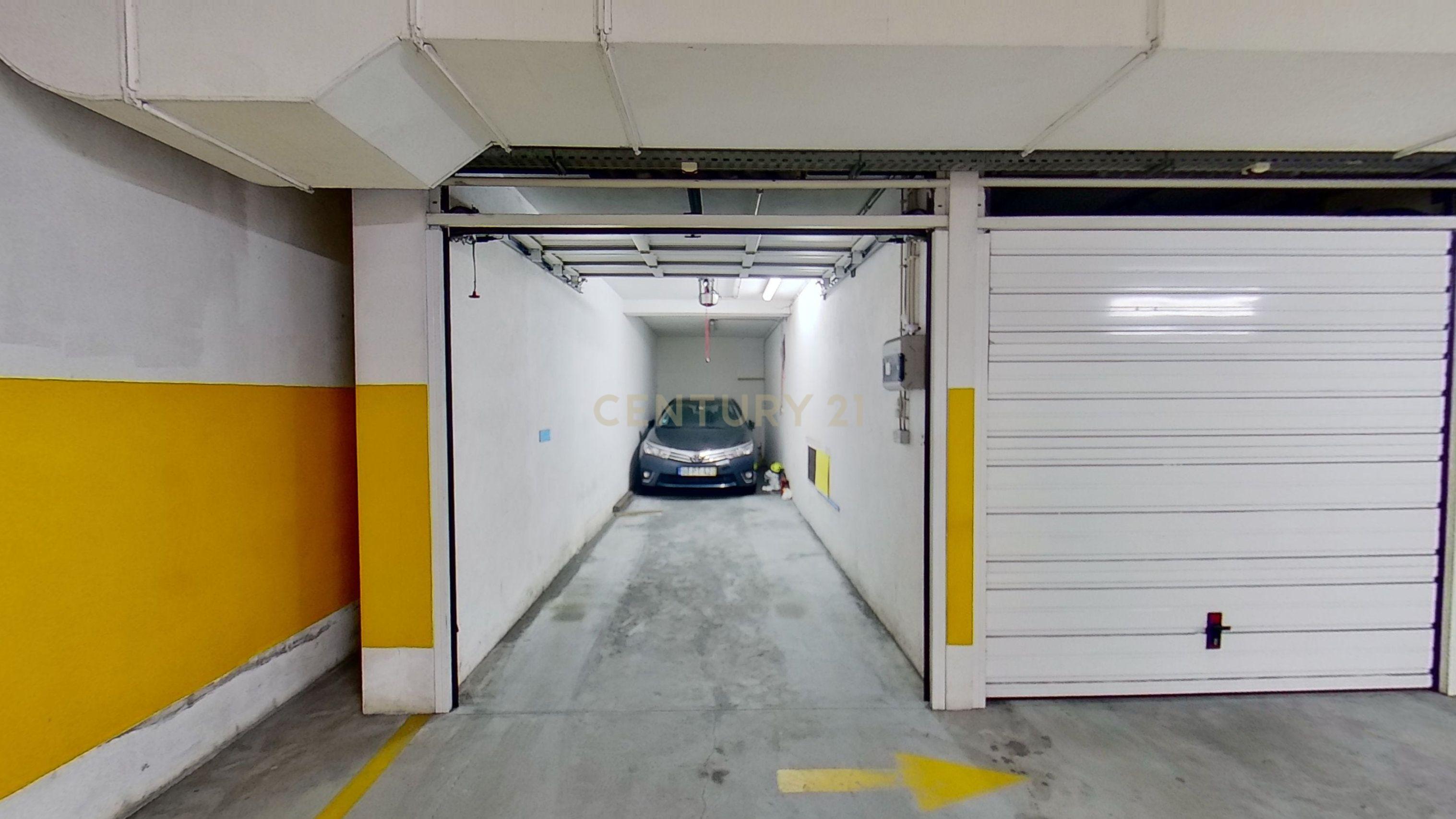 T4 duplex com 2 suítes, à poucos metros da estação de metro de Santo Ovídeo em Vila Nova de Gaia - Image 34