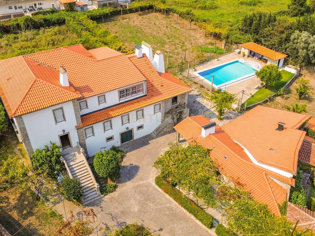 Casa Senhorial com 975 m2 em Amares, Braga - Image 1