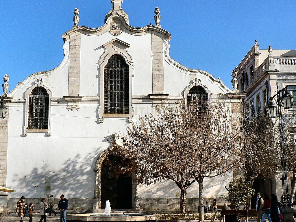 MORADIA EM SETÚBAL - Image 19