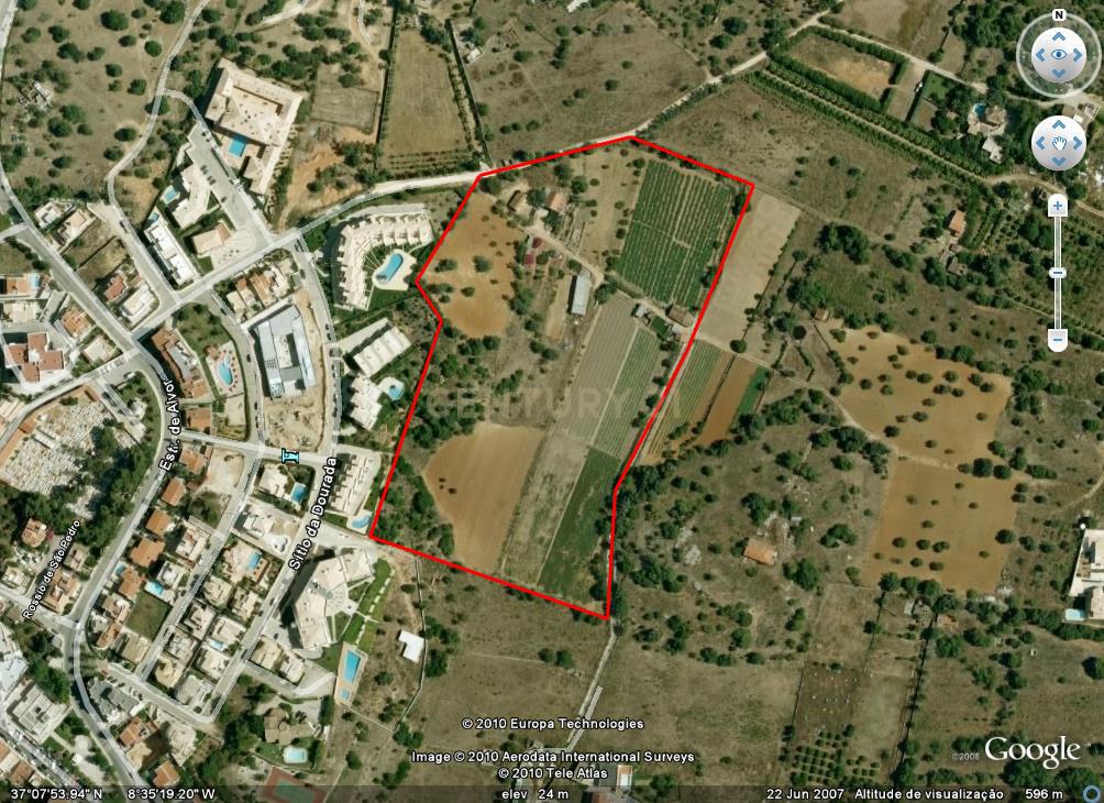 Terreno com 3.8ha, sendo que 19.000m2 se destinam a ocupação turística, localizado junto ao Alvor - Image 2