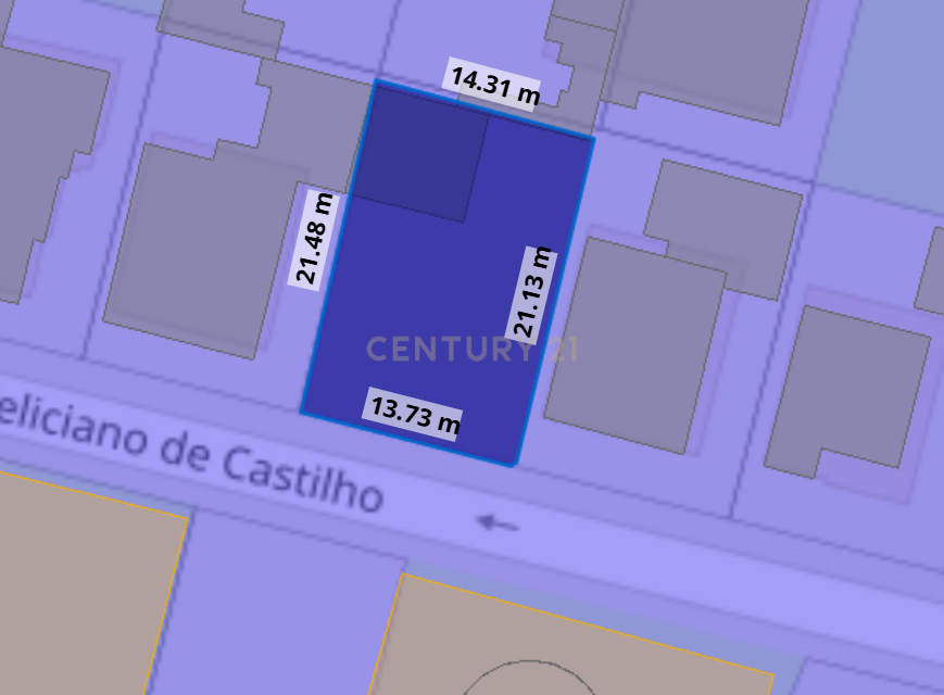 Moradia SEM LICENÇA DE UTILIZAÇÂO, ( em processo de legalização), de 9 assoalhadas, com dois lotes de 308m2 cada - Image 2