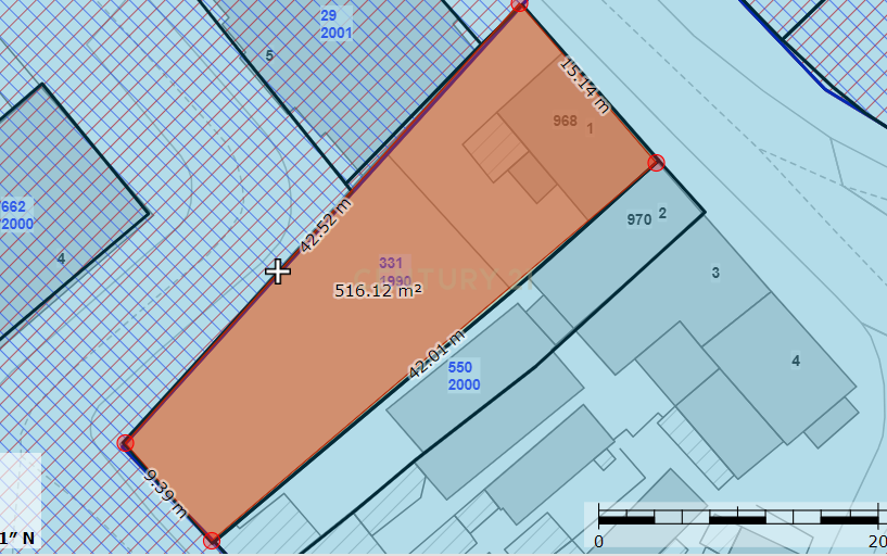 Casa antiga SEM LICENÇA DE UTILIZAÇAO inserida num lote de 402m2  no centro de Palhais, Charneca de Caparica - Image 10