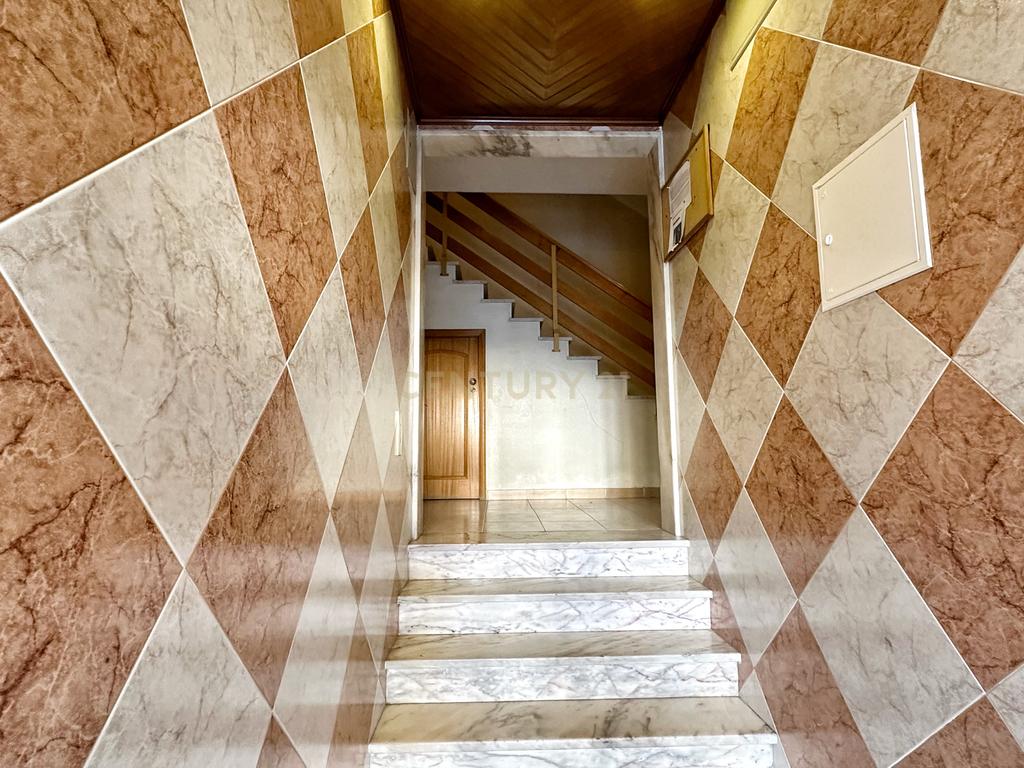 Apartamento T2 localizado em alhos vedros - Image 6