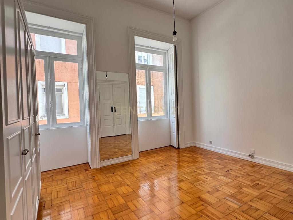 T1 Duplex Exclusivo na Rua da Restauração – Porto - Image 22