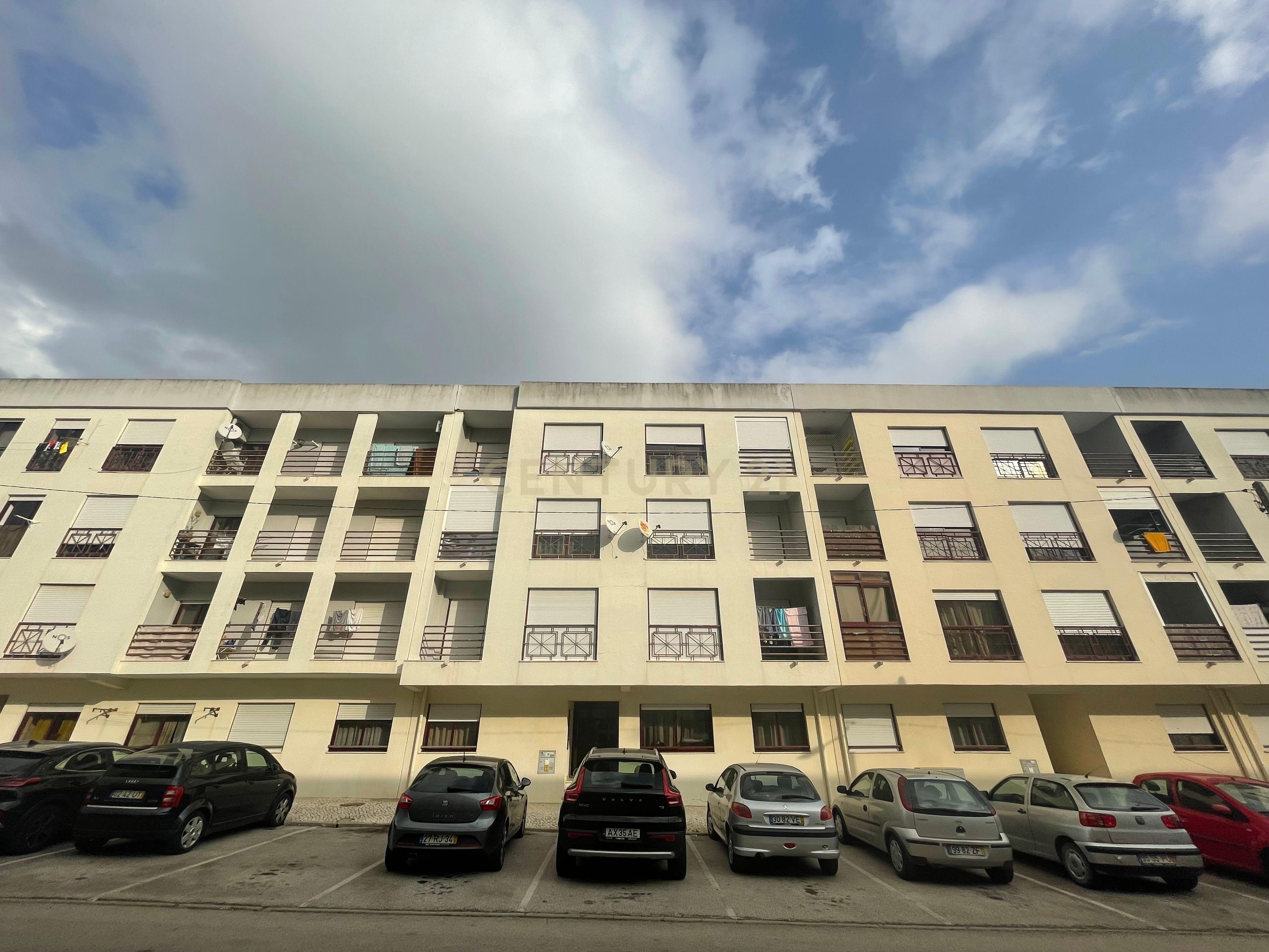 Apartamento T2 com Varanda, em Aires, Palmela - Image 22