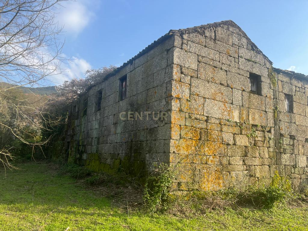 Moradia para reconstrução em Várzea Aliviada e Folhada, Marco de Canaveses - Image 3