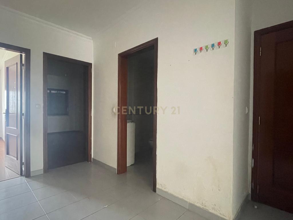 Apartamento T2 com Varanda, em Aires, Palmela - Image 17
