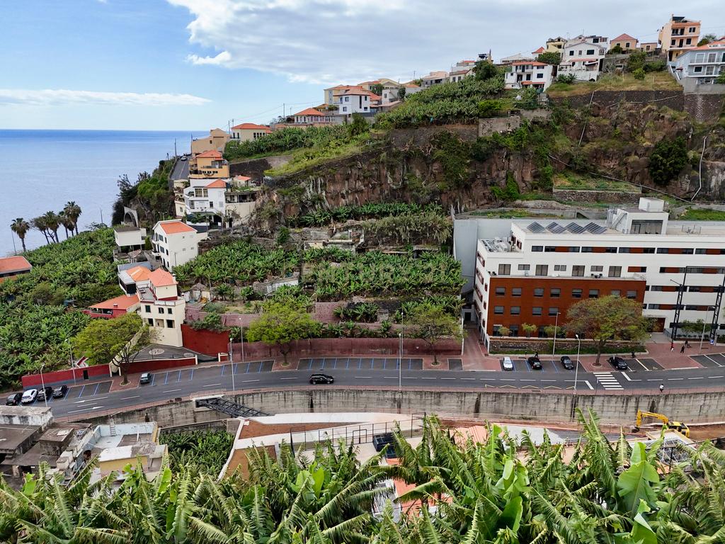 Terreno para Construção com Vista Mar em Câmara de Lobos, Funchal - Image 6