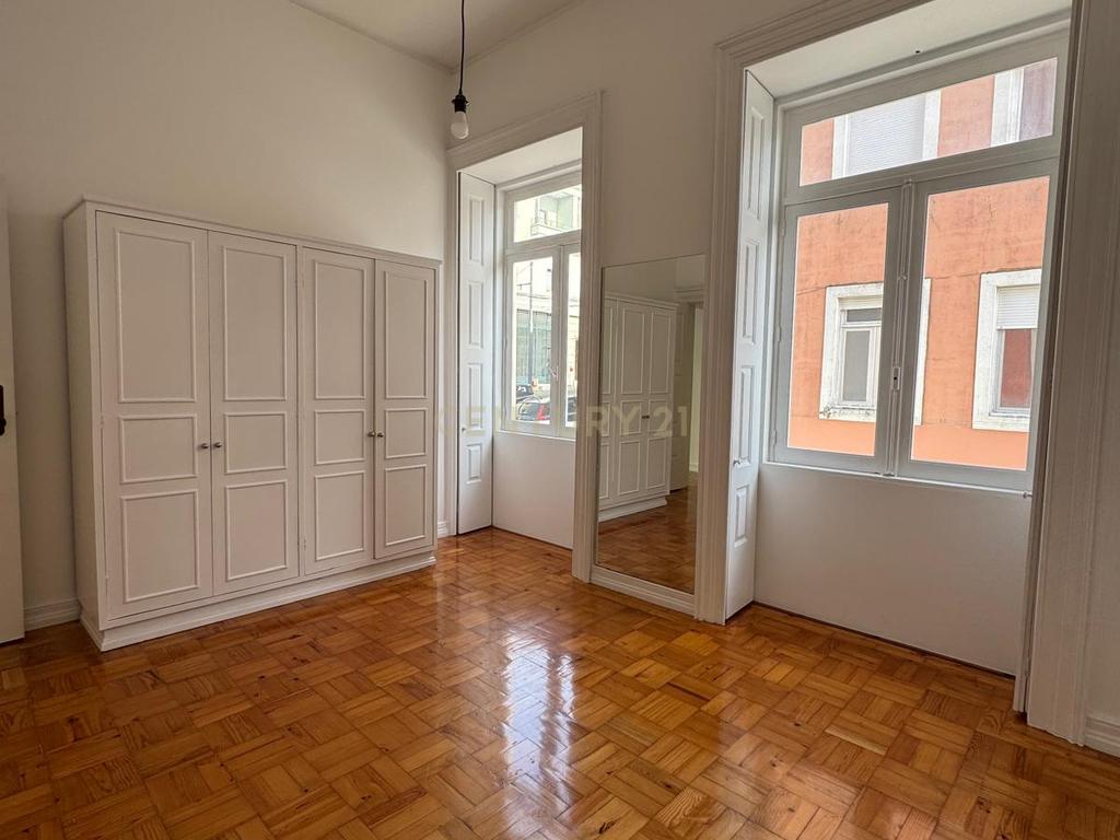 T1 Duplex Exclusivo na Rua da Restauração – Porto - Image 19