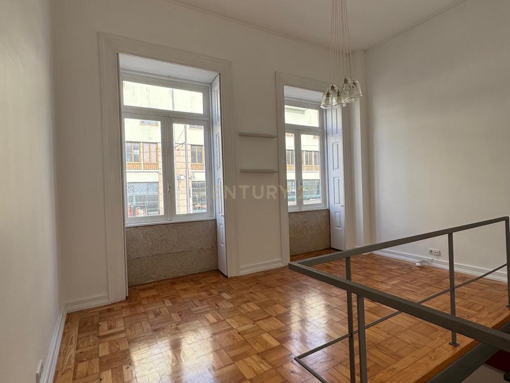 T1 Duplex Exclusivo na Rua da Restauração – Porto - Image 10