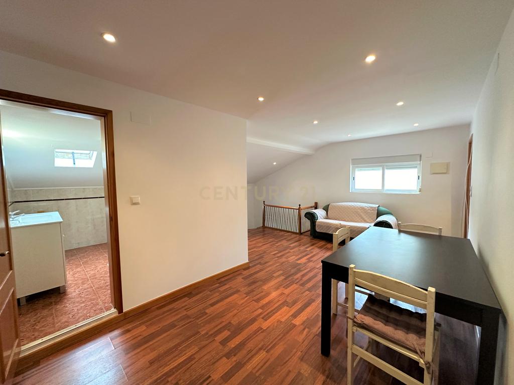 Apartamento Duplex T5 Beato - Image 3