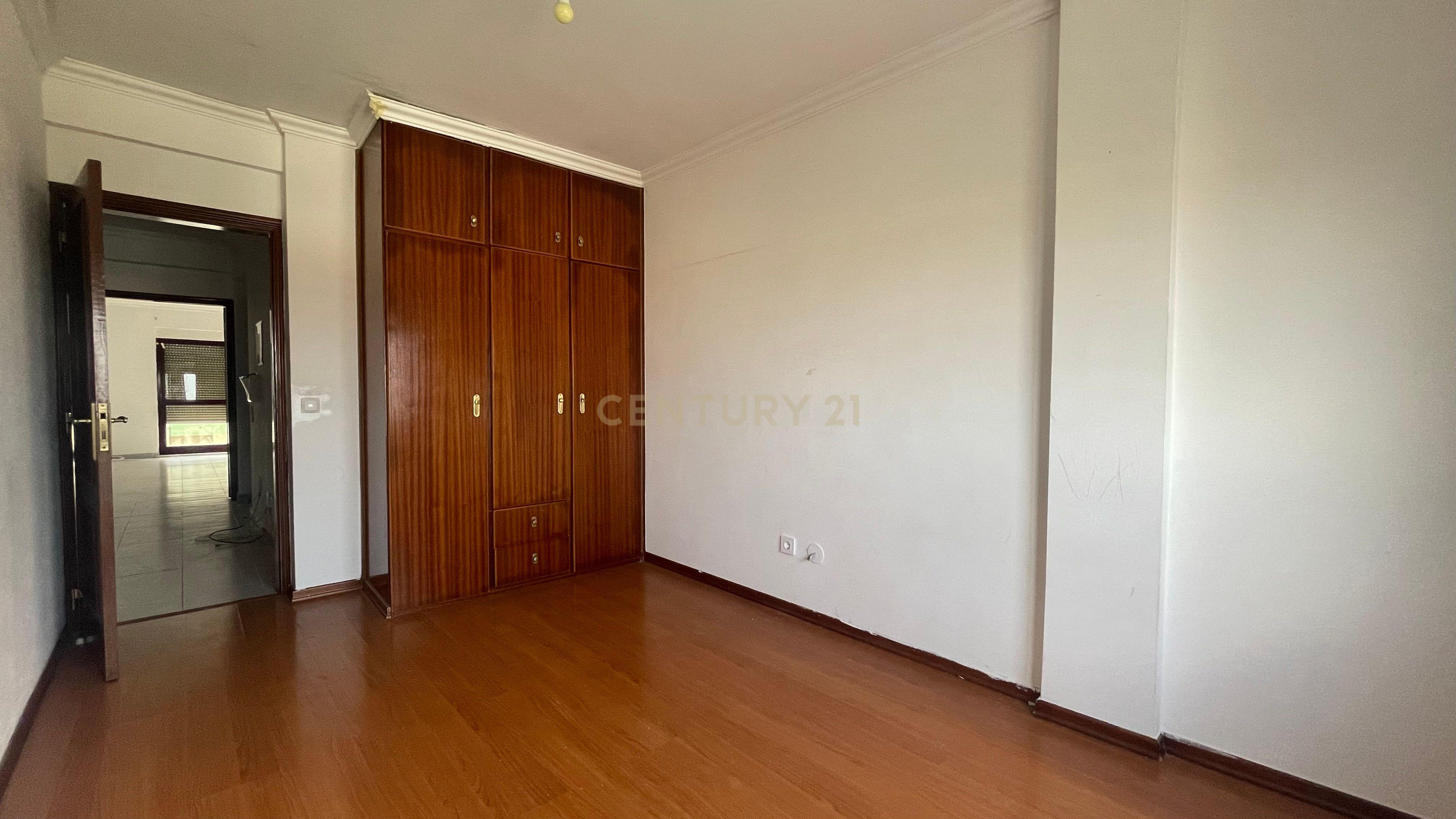 Apartamento T2 com Varanda, em Aires, Palmela - Image 12