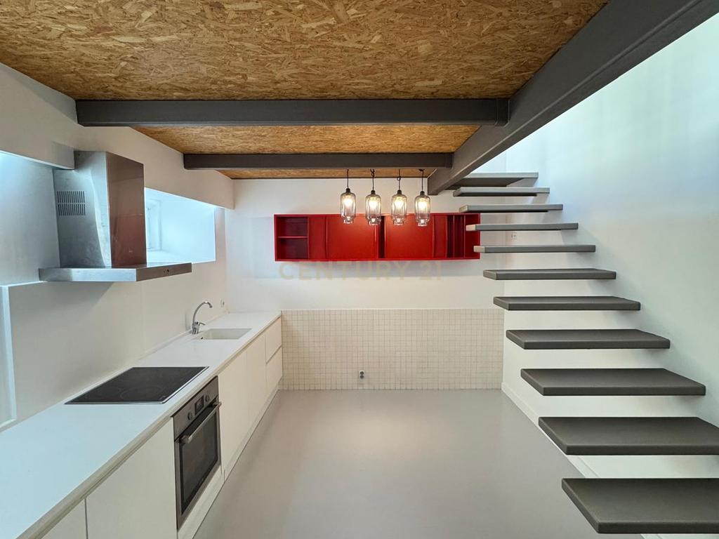 T1 Duplex Exclusivo na Rua da Restauração – Porto - Image 2