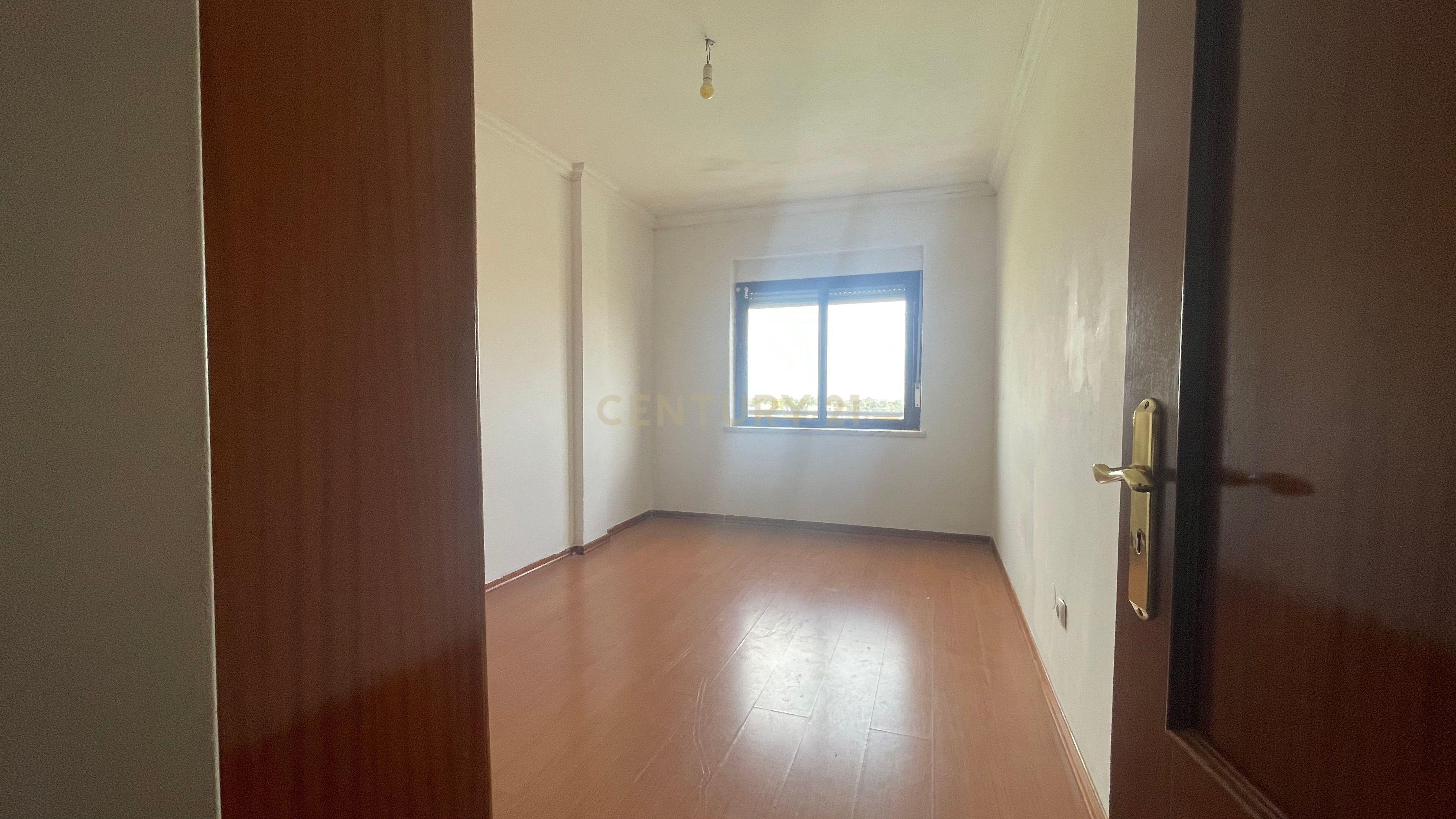 Apartamento T2 com Varanda, em Aires, Palmela - Image 13