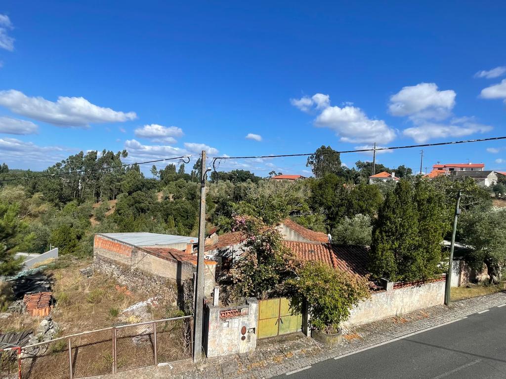 Oportunidade Única em Ourém, Fátima: Terreno Urbano com Potencial para Projetos Residenciais - Image 4