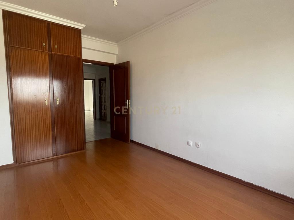 Apartamento T2 com Varanda, em Aires, Palmela - Image 16