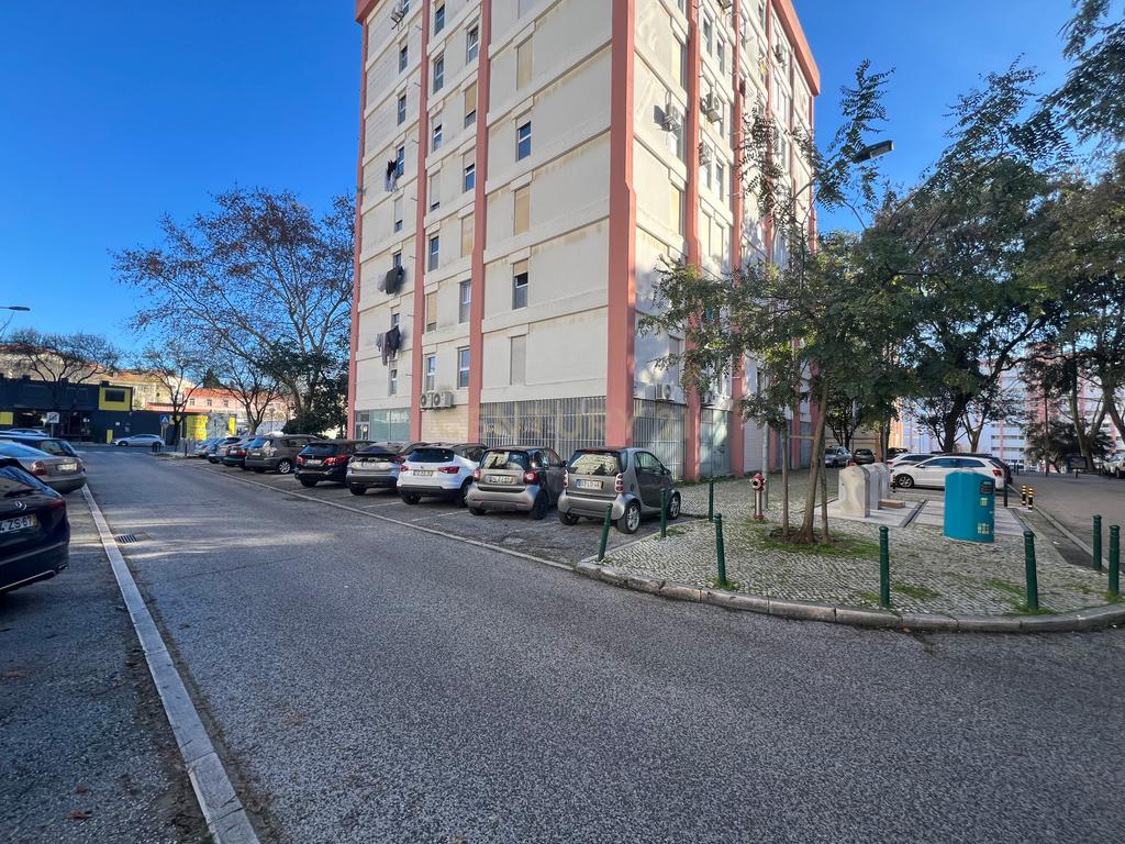 Loja em Carnide - Image 7
