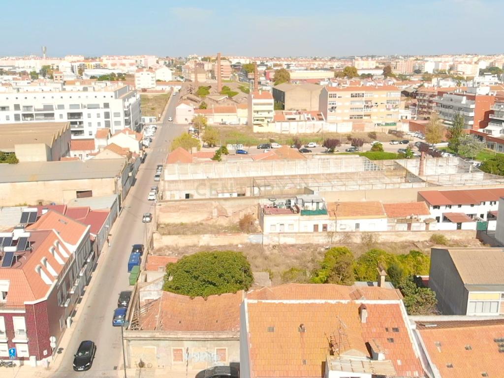 Terreno com viabilidade de construção para vários Prédios Residenciais - Image 3