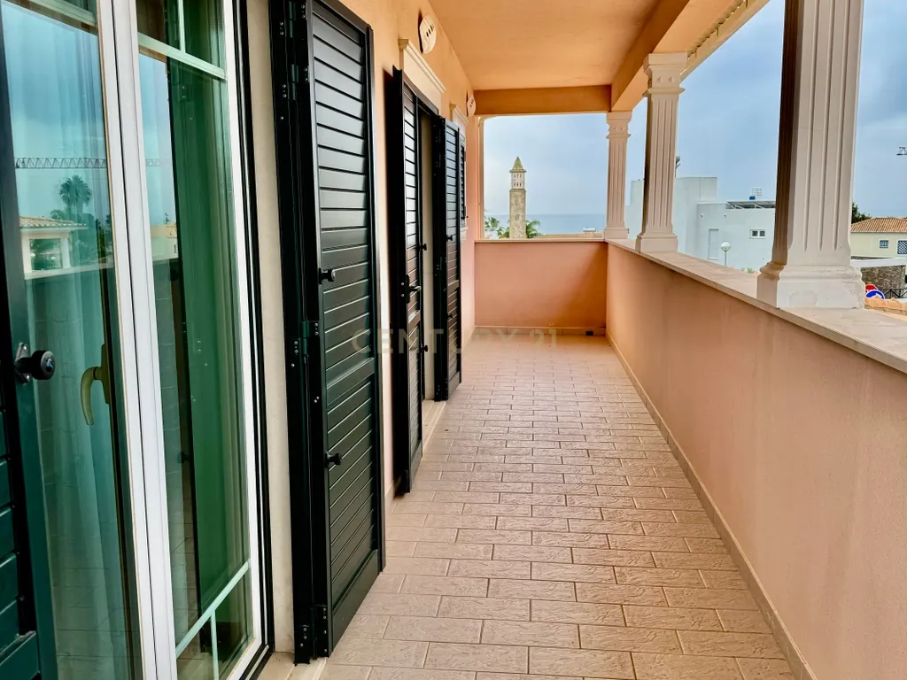 Moradia isolada com vista mar - Vale do Olival - Image 75