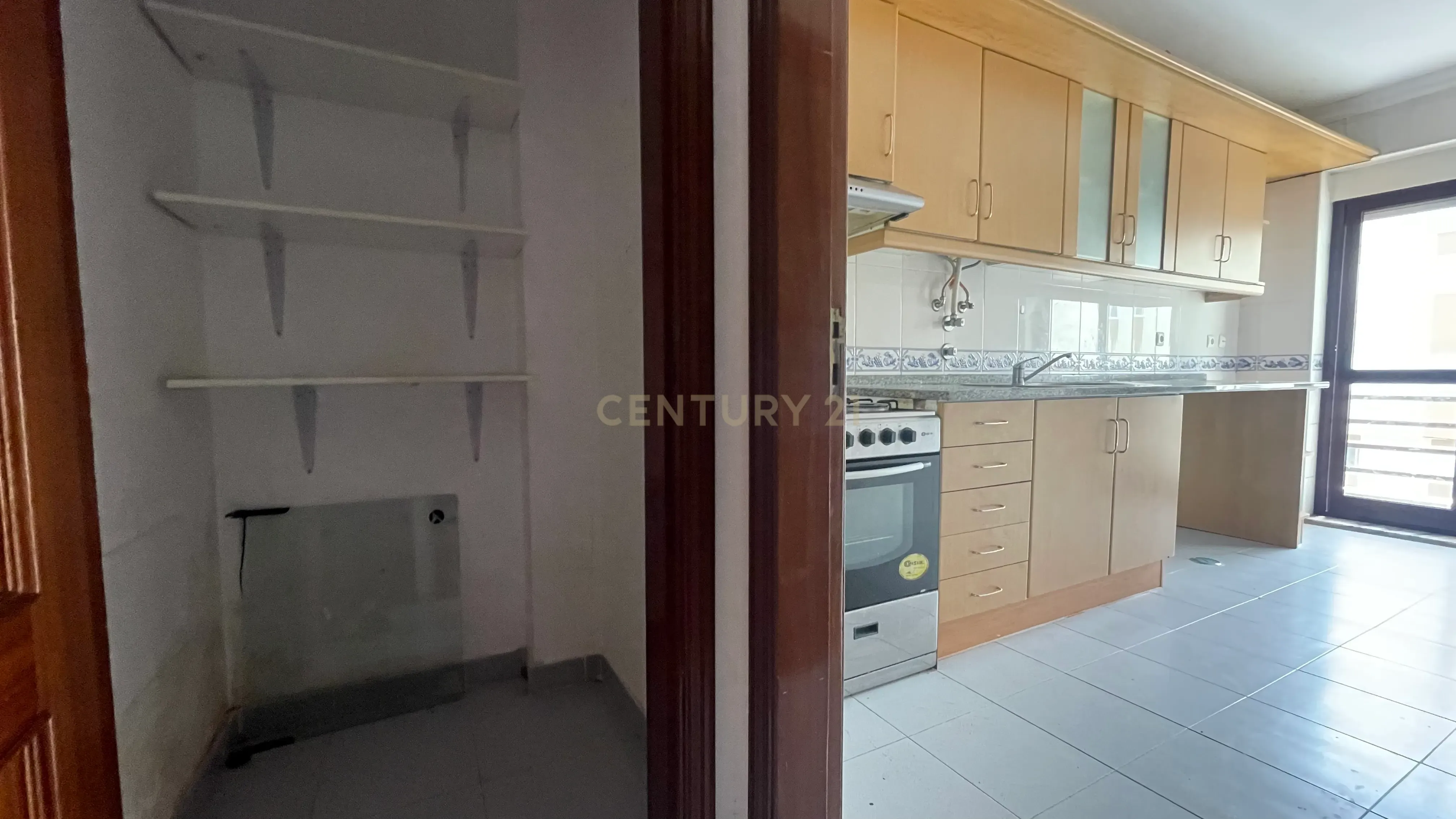 Apartamento T2 com Varanda, em Aires, Palmela - Image 8