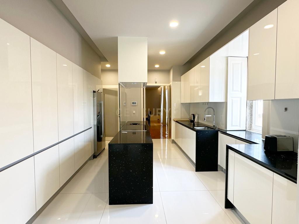 Moradia T3  remodelada- FOZ VELHA - Image 7