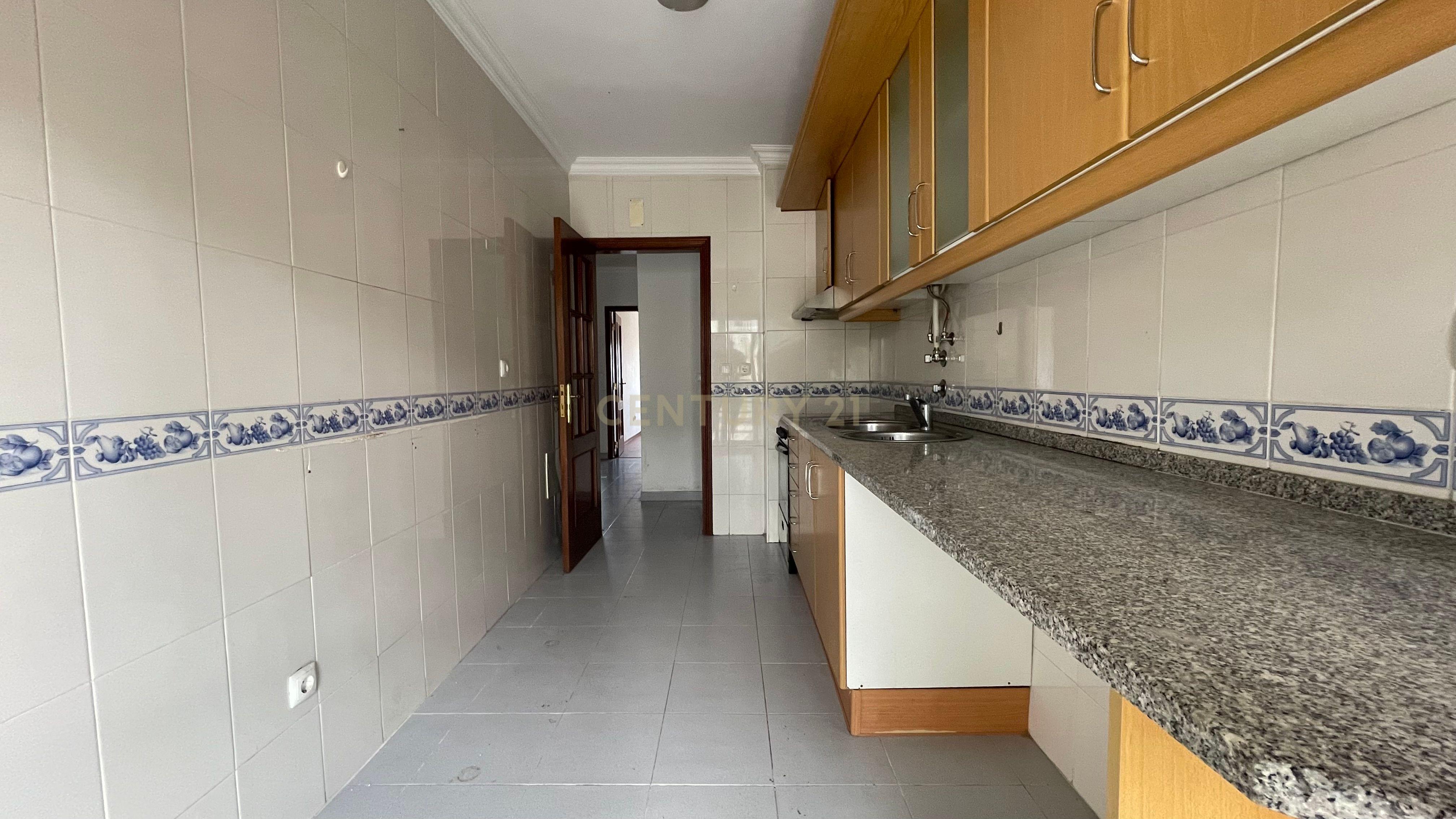 Apartamento T2 com Varanda, em Aires, Palmela - Image 6
