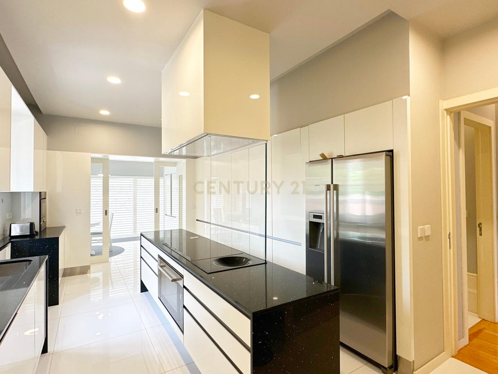 Moradia T3  remodelada- FOZ VELHA - Image 3