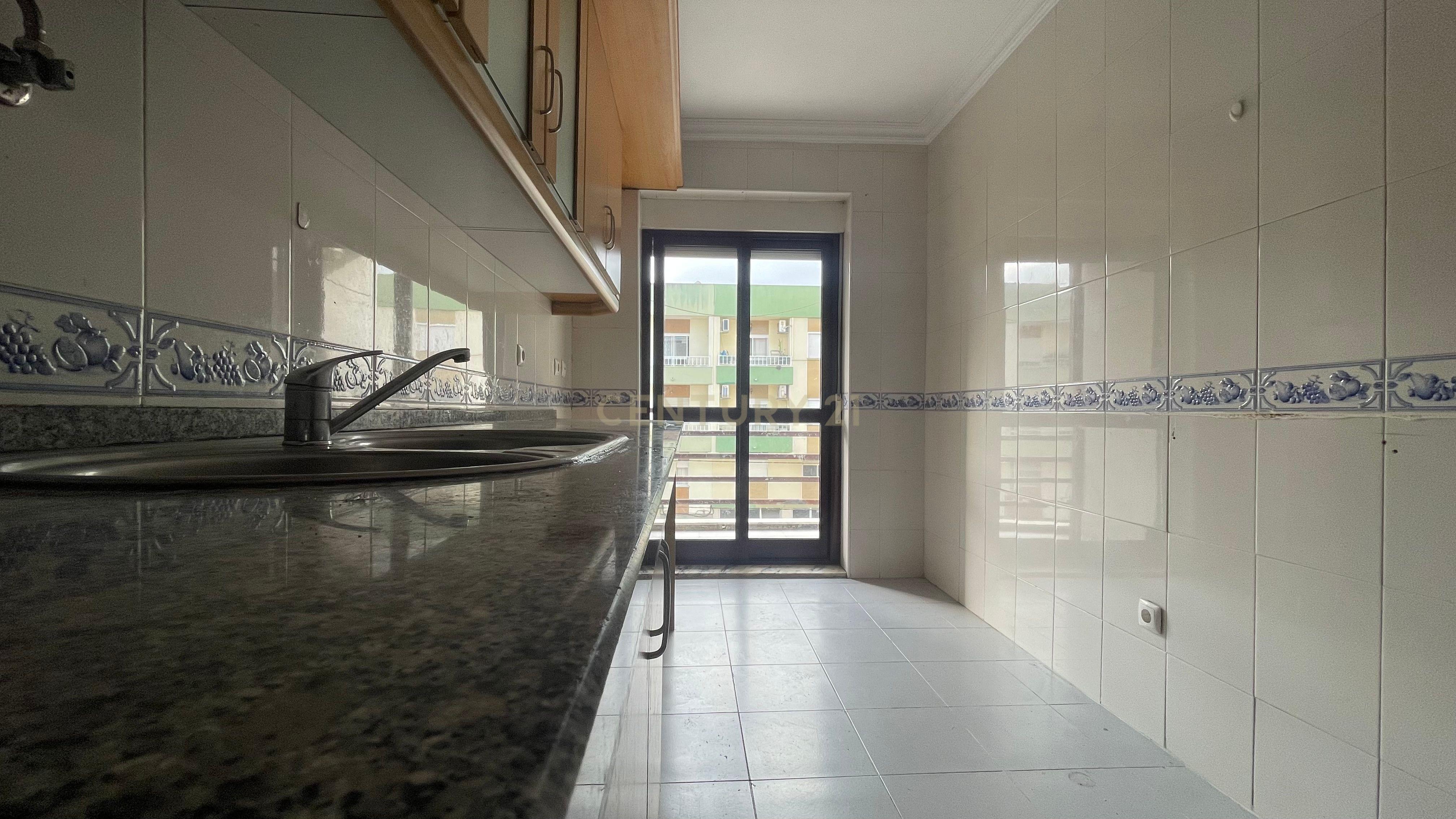 Apartamento T2 com Varanda, em Aires, Palmela - Image 7