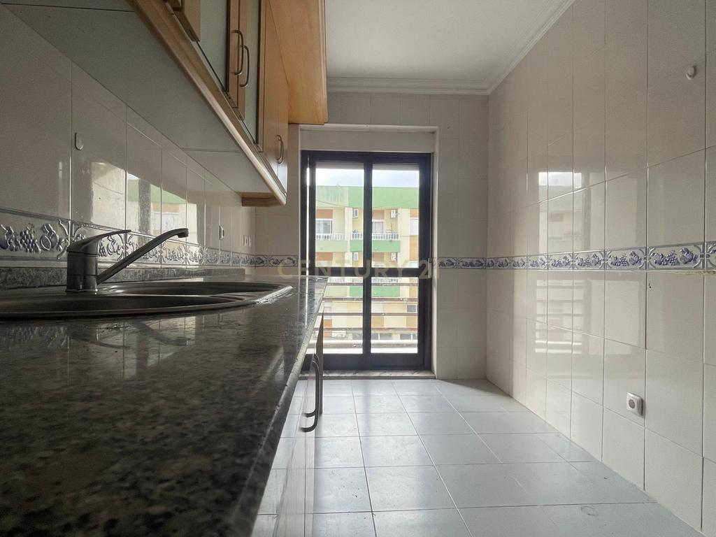 Apartamento T2 com Varanda, em Aires, Palmela - Image 7