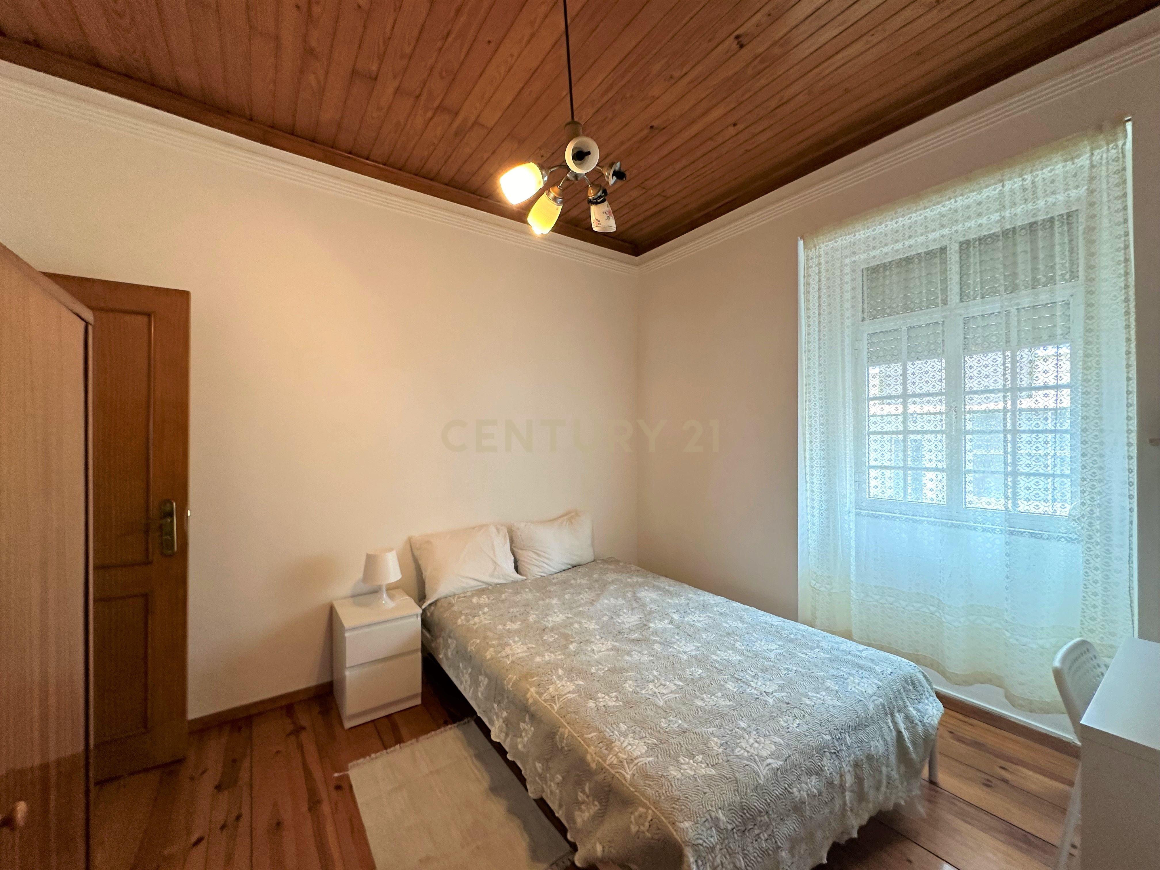 Apartamento Duplex T5 Beato - Image 9