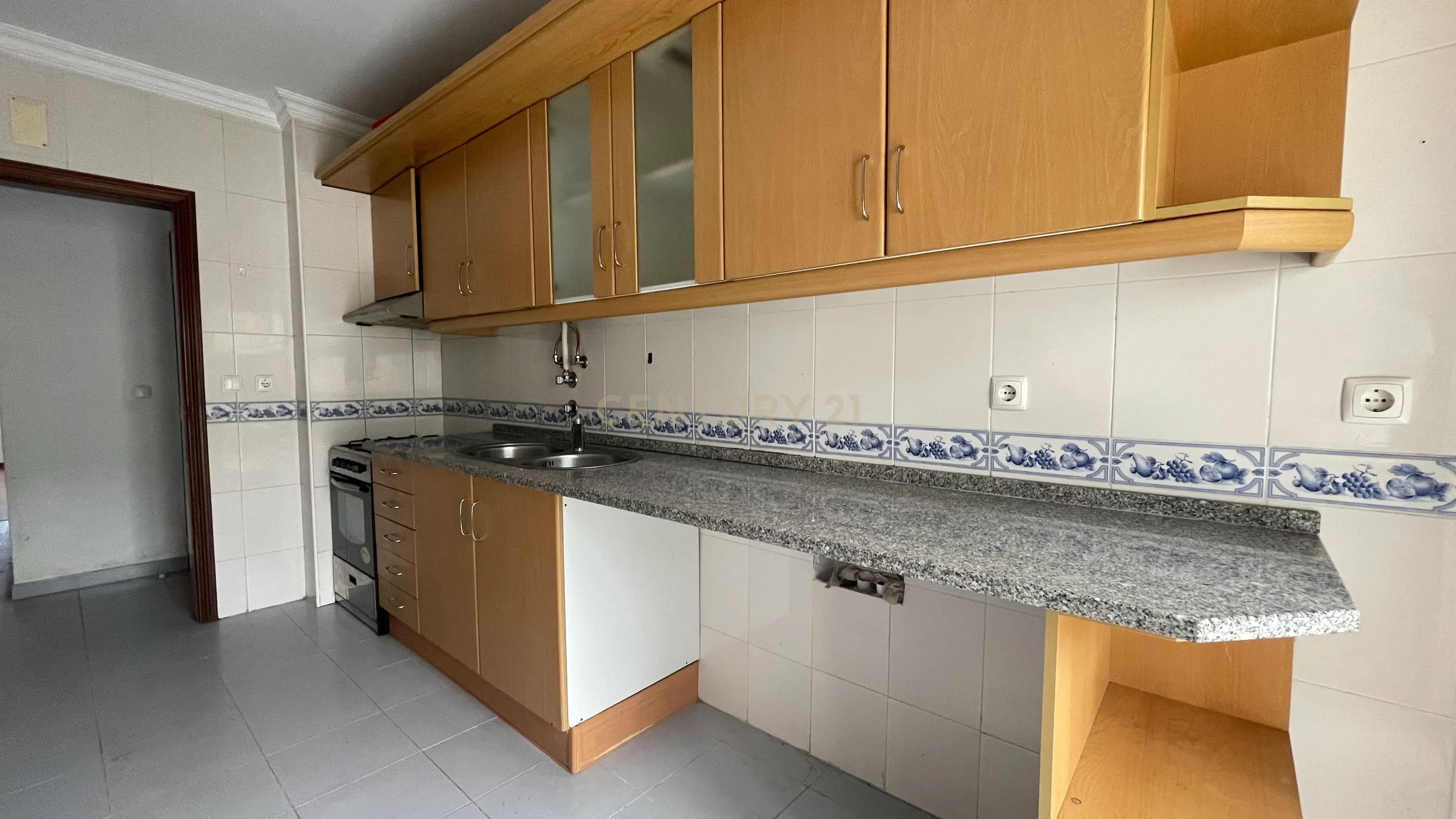 Apartamento T2 com Varanda, em Aires, Palmela - Image 9