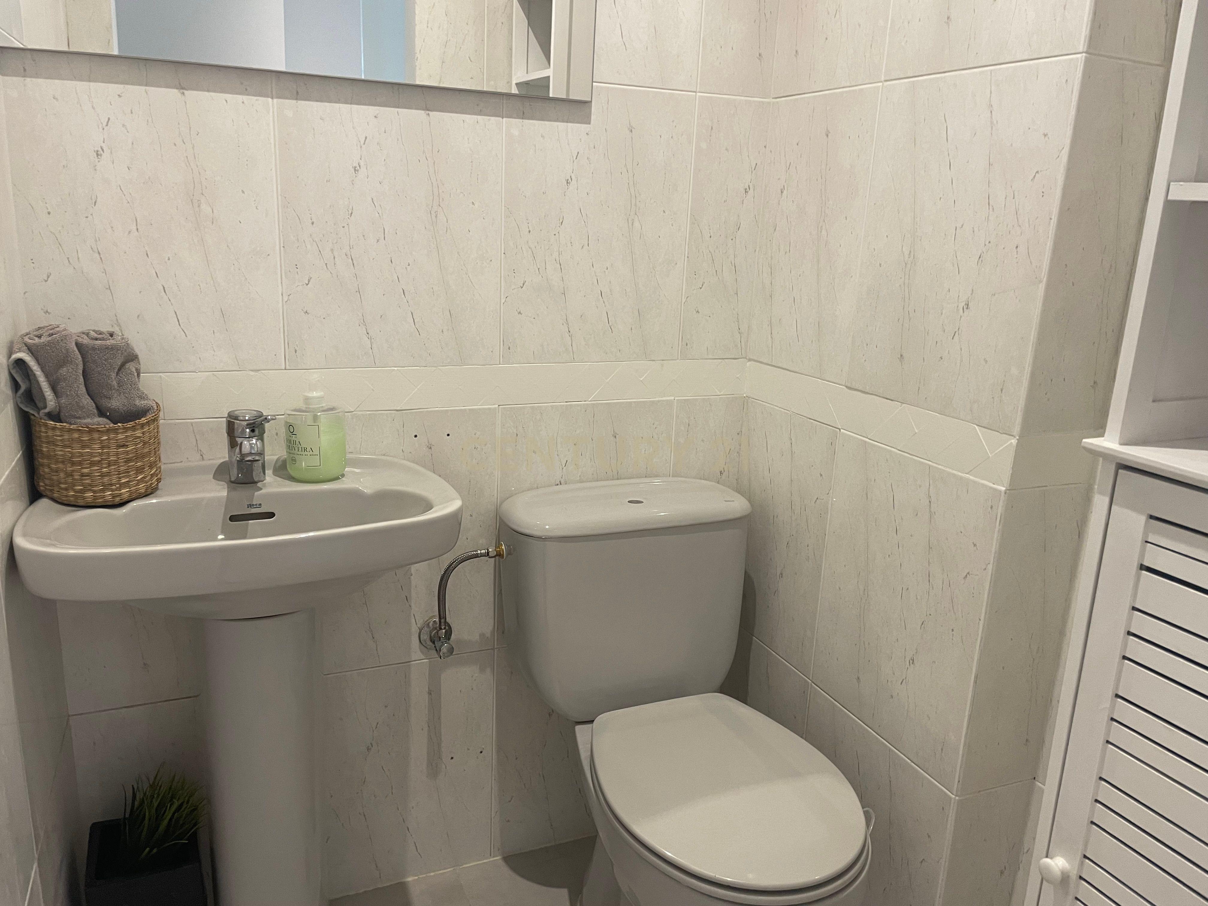 T3 com 95m2 e Renovação Moderna em Marvila - Image 16