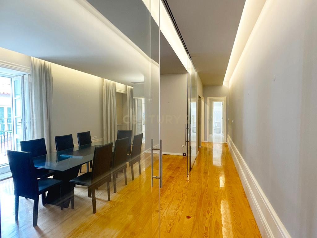Moradia T3  remodelada- FOZ VELHA - Image 10