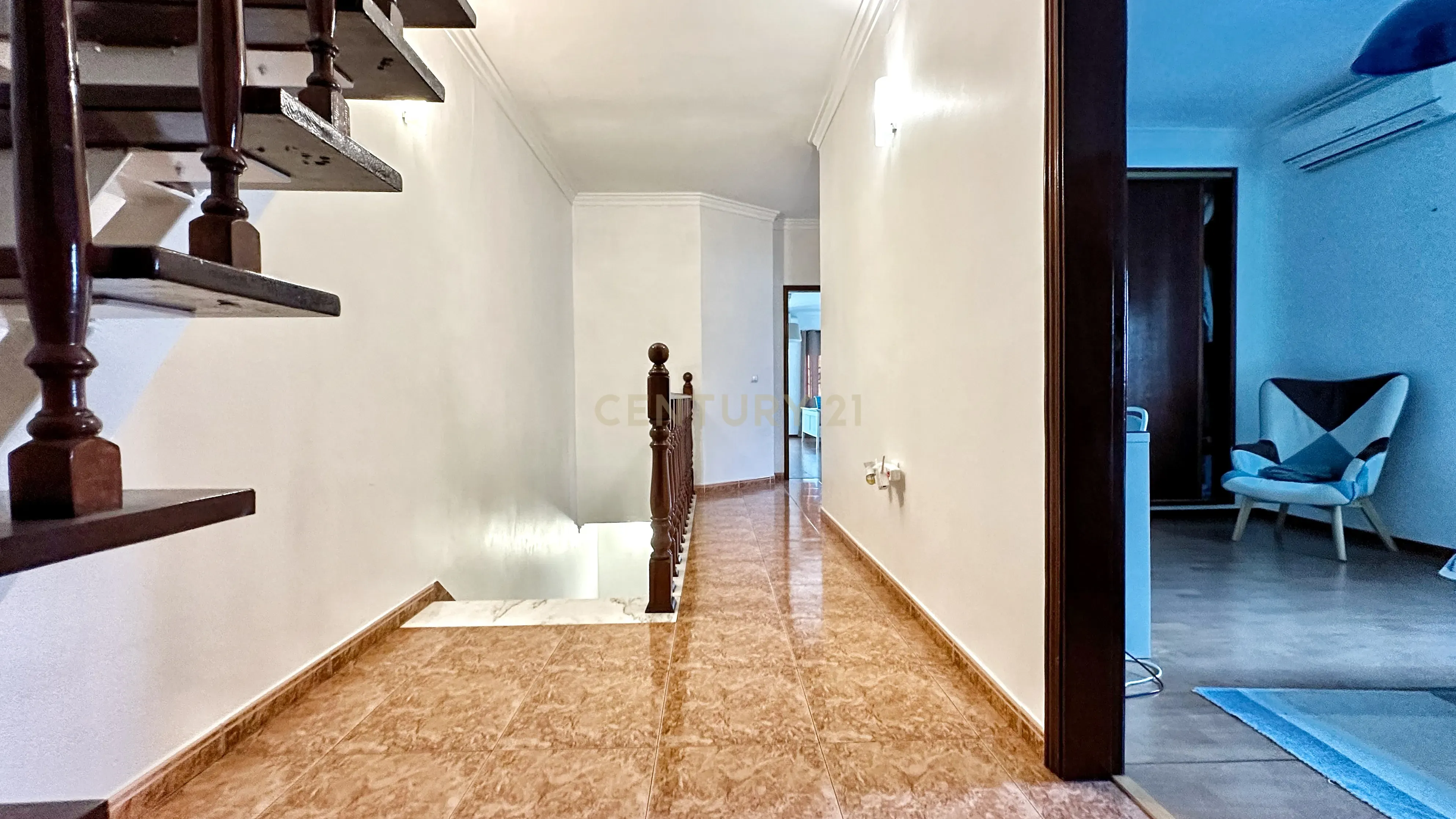 Moradia Geminada T4+1, localizada na Quinta do Conde com garagem e churrasqueira - Image 35