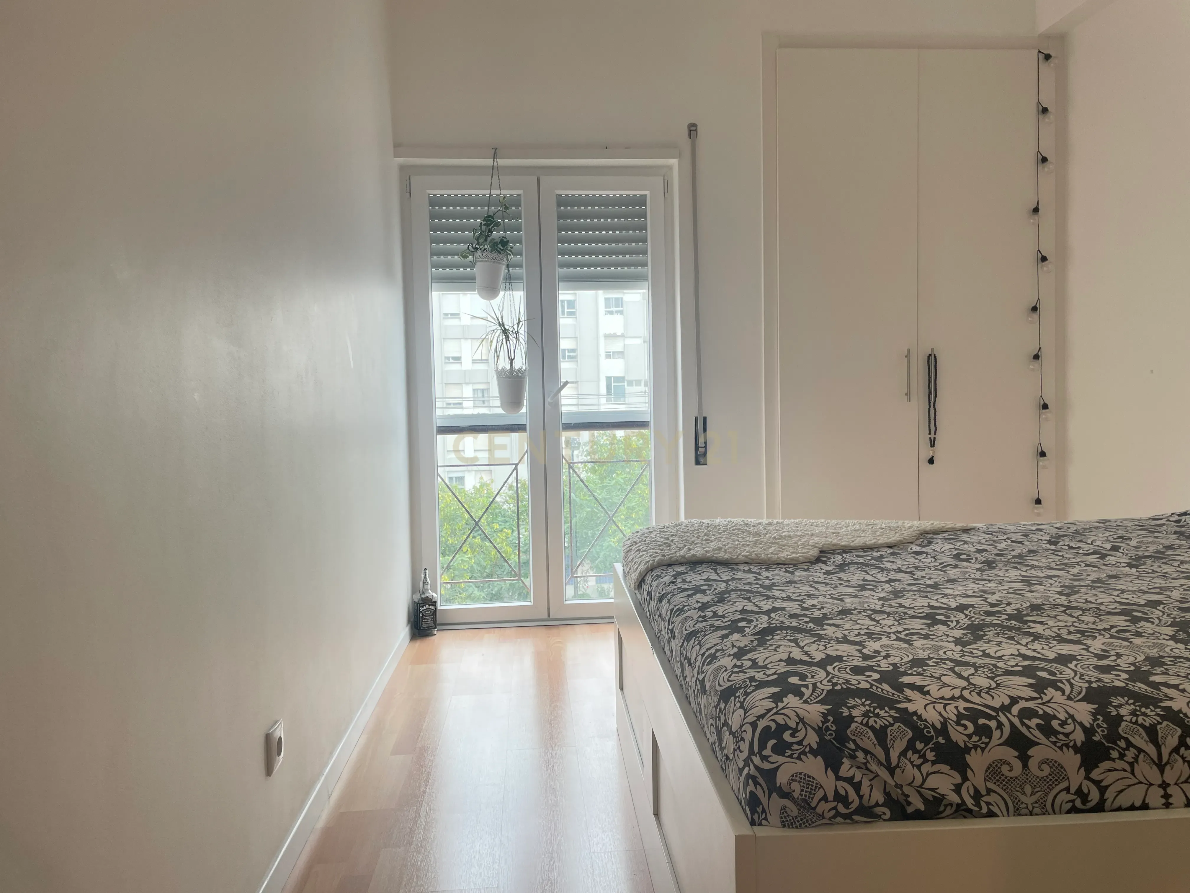 T3 com 95m2 e Renovação Moderna em Marvila - Image 11