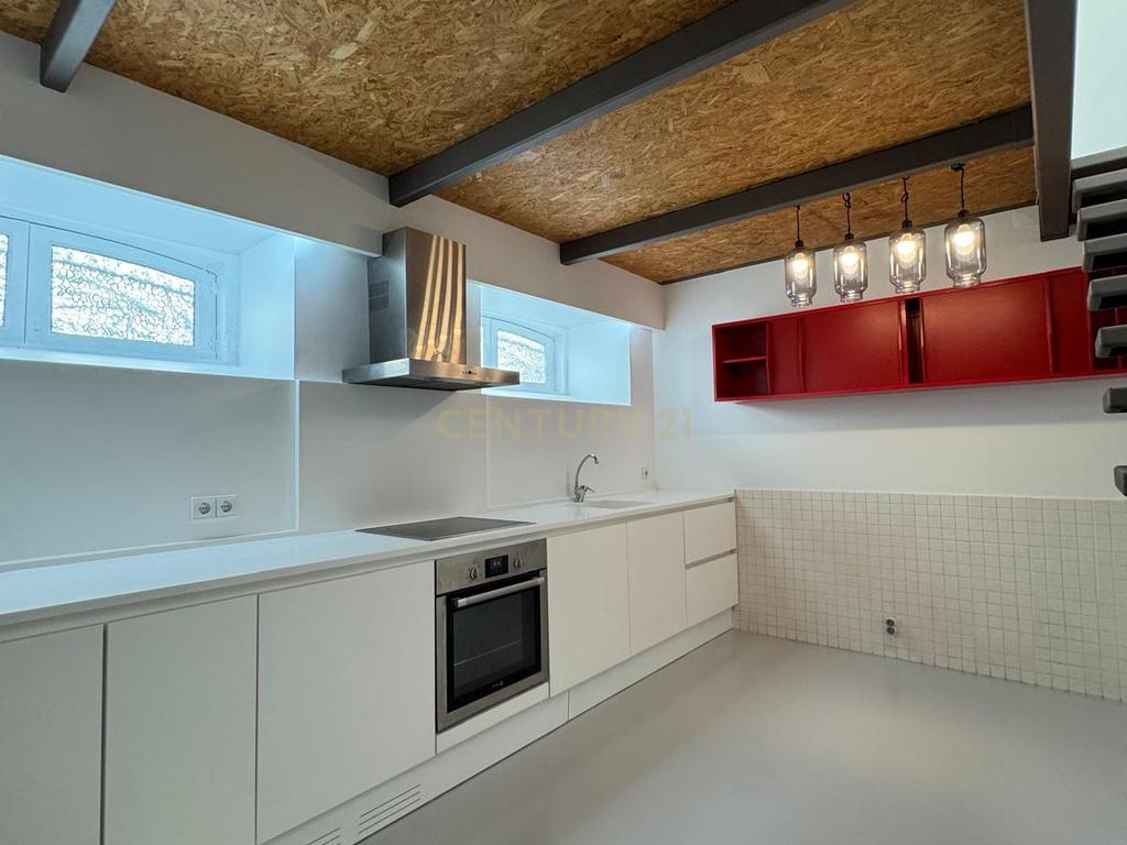 T1 Duplex Exclusivo na Rua da Restauração – Porto - Image 5