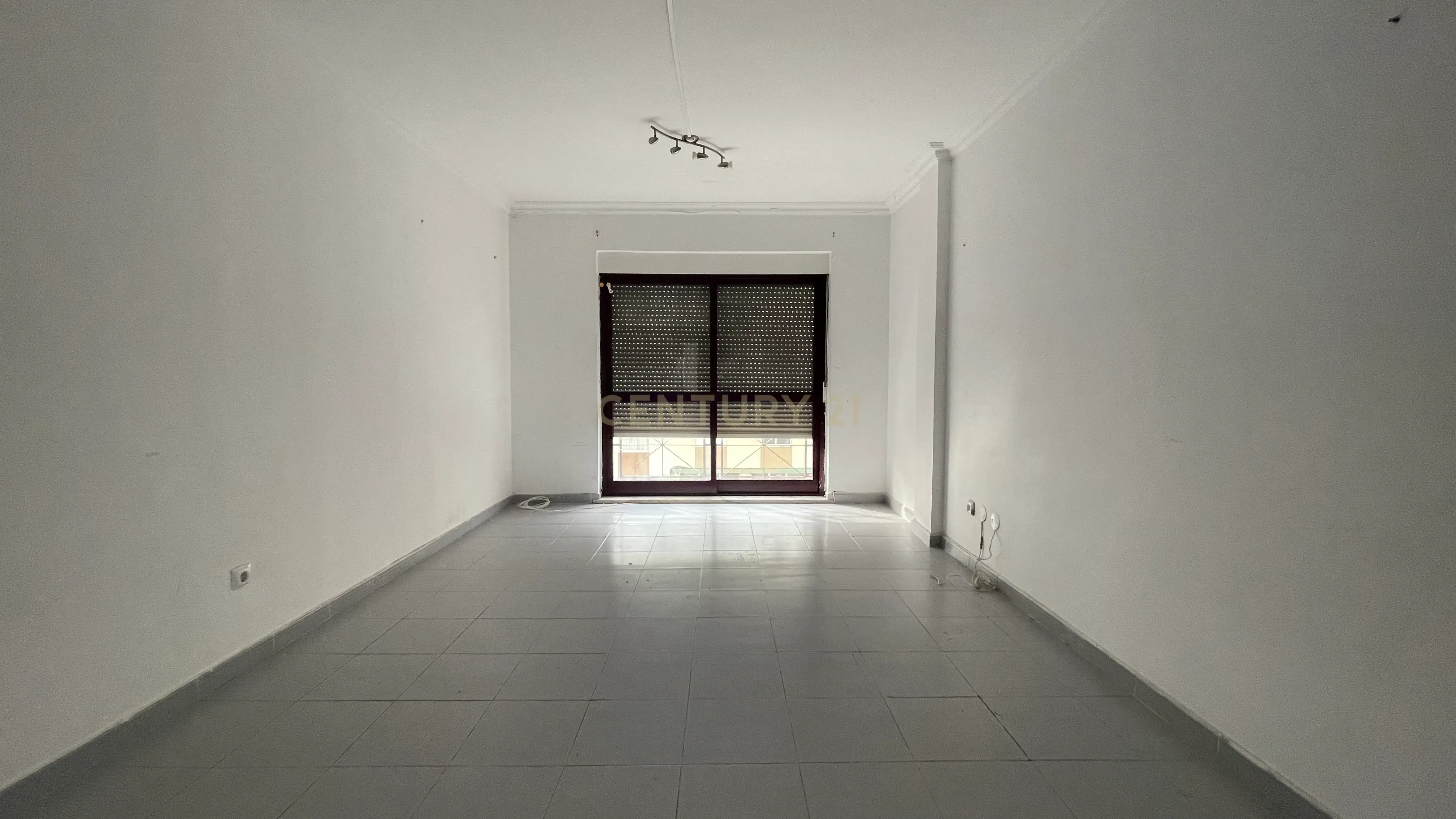 Apartamento T2 com Varanda, em Aires, Palmela - Image 2