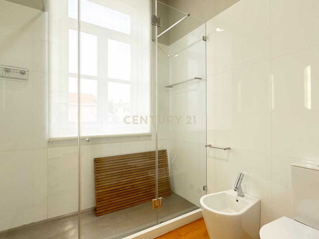 Moradia T3  remodelada- FOZ VELHA - Image 19