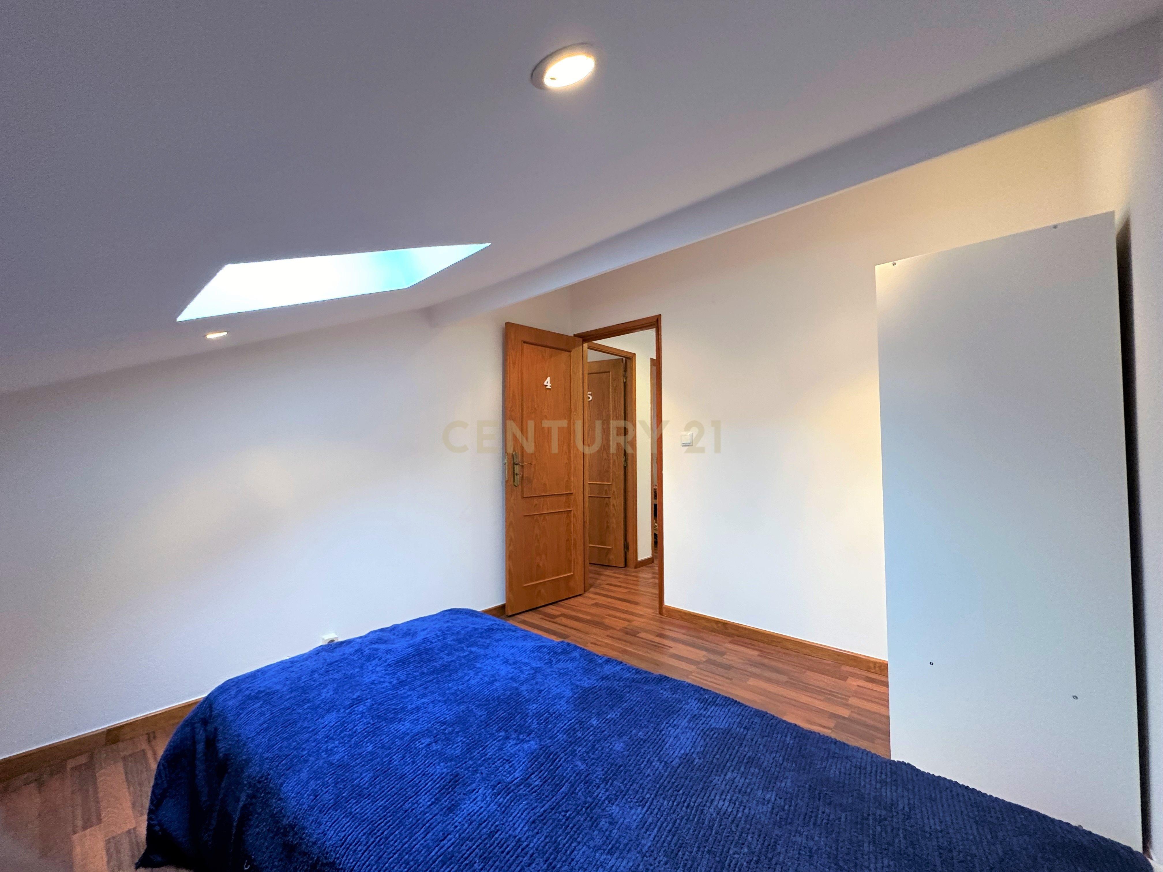 Apartamento Duplex T5 Beato - Image 16