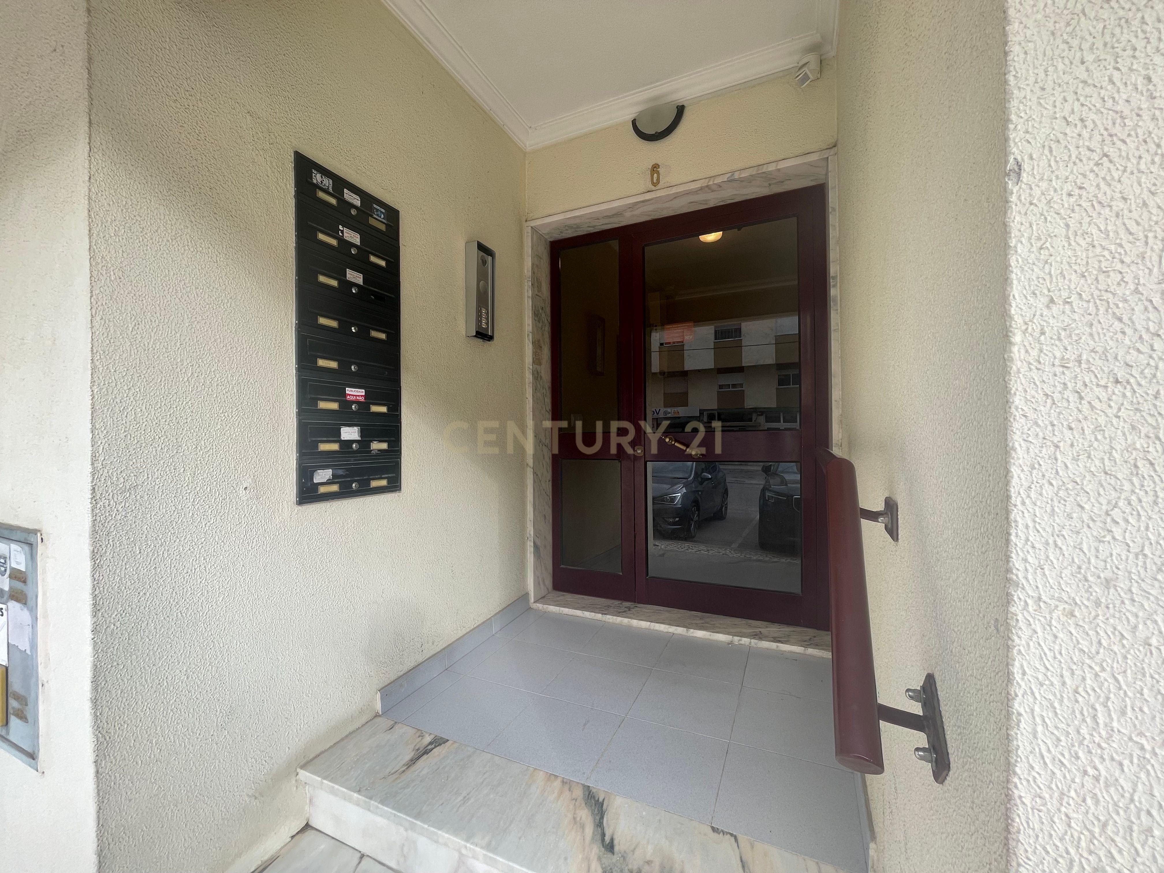 Apartamento T2 com Varanda, em Aires, Palmela - Image 19