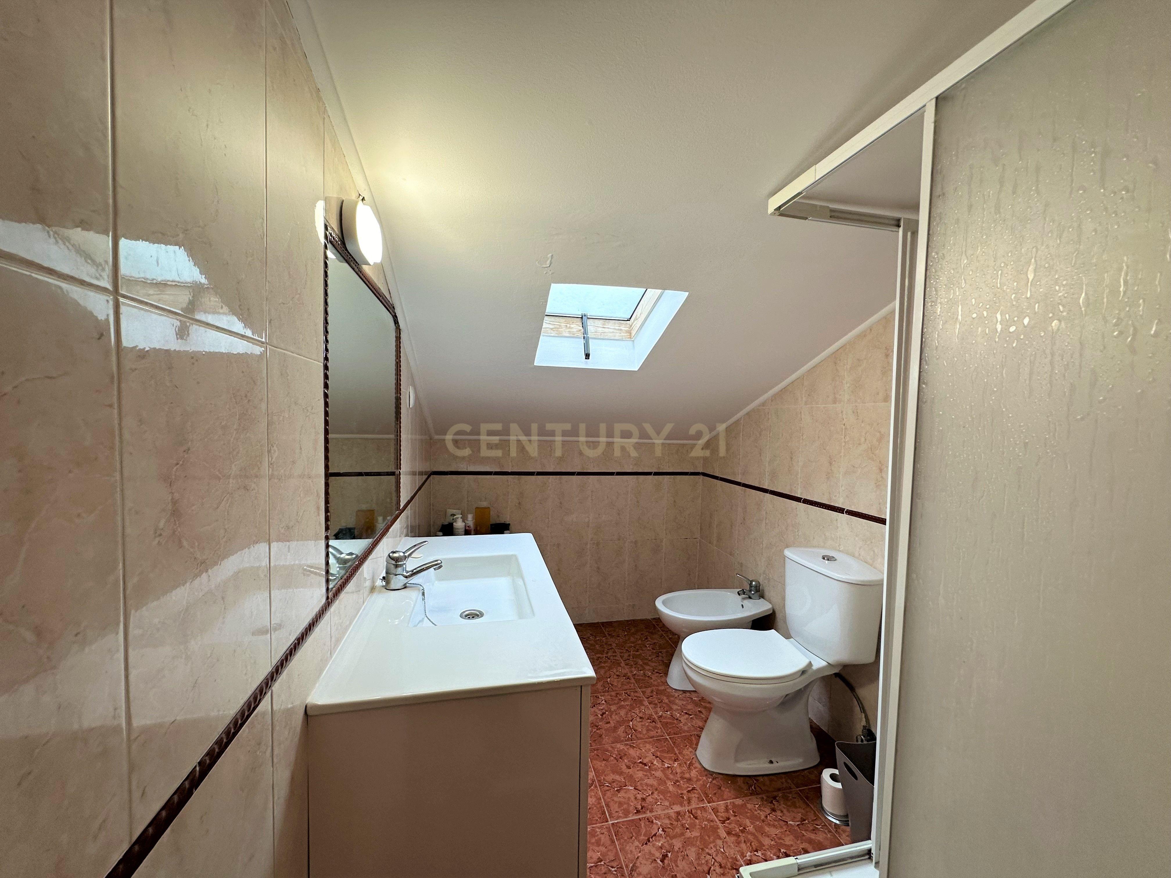 Apartamento Duplex T5 Beato - Image 20