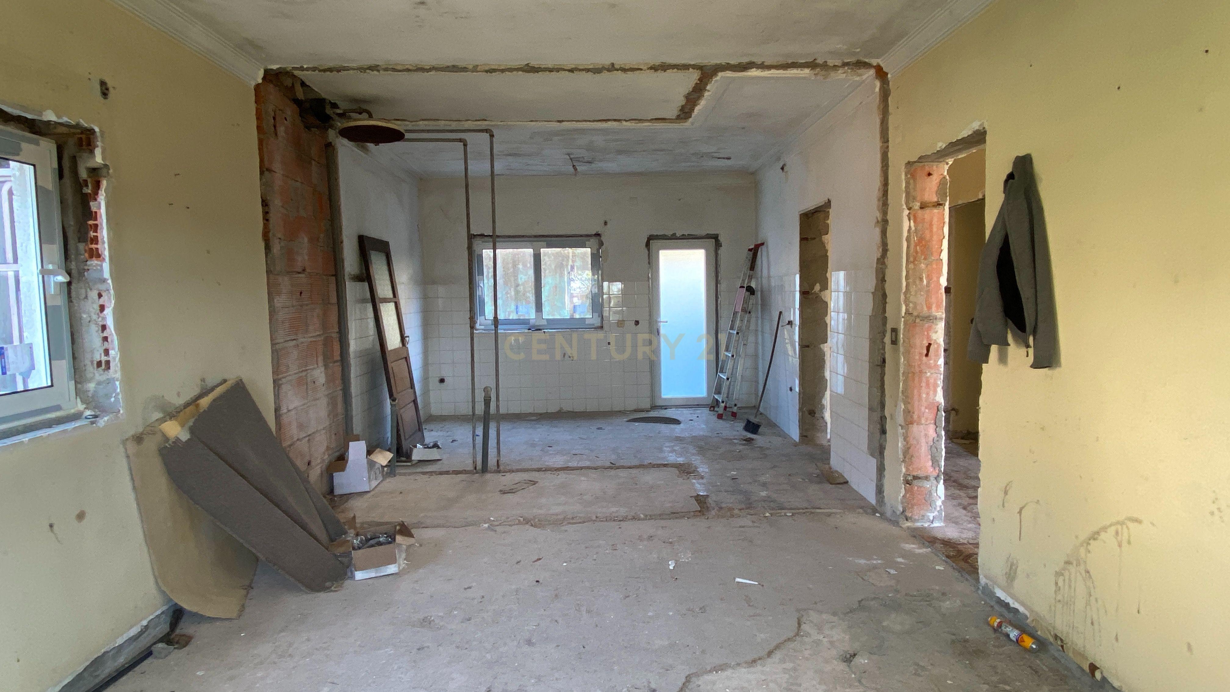 2 Moradias Bi familiar + Loja - Próximo ao Hospital São João - Image 16