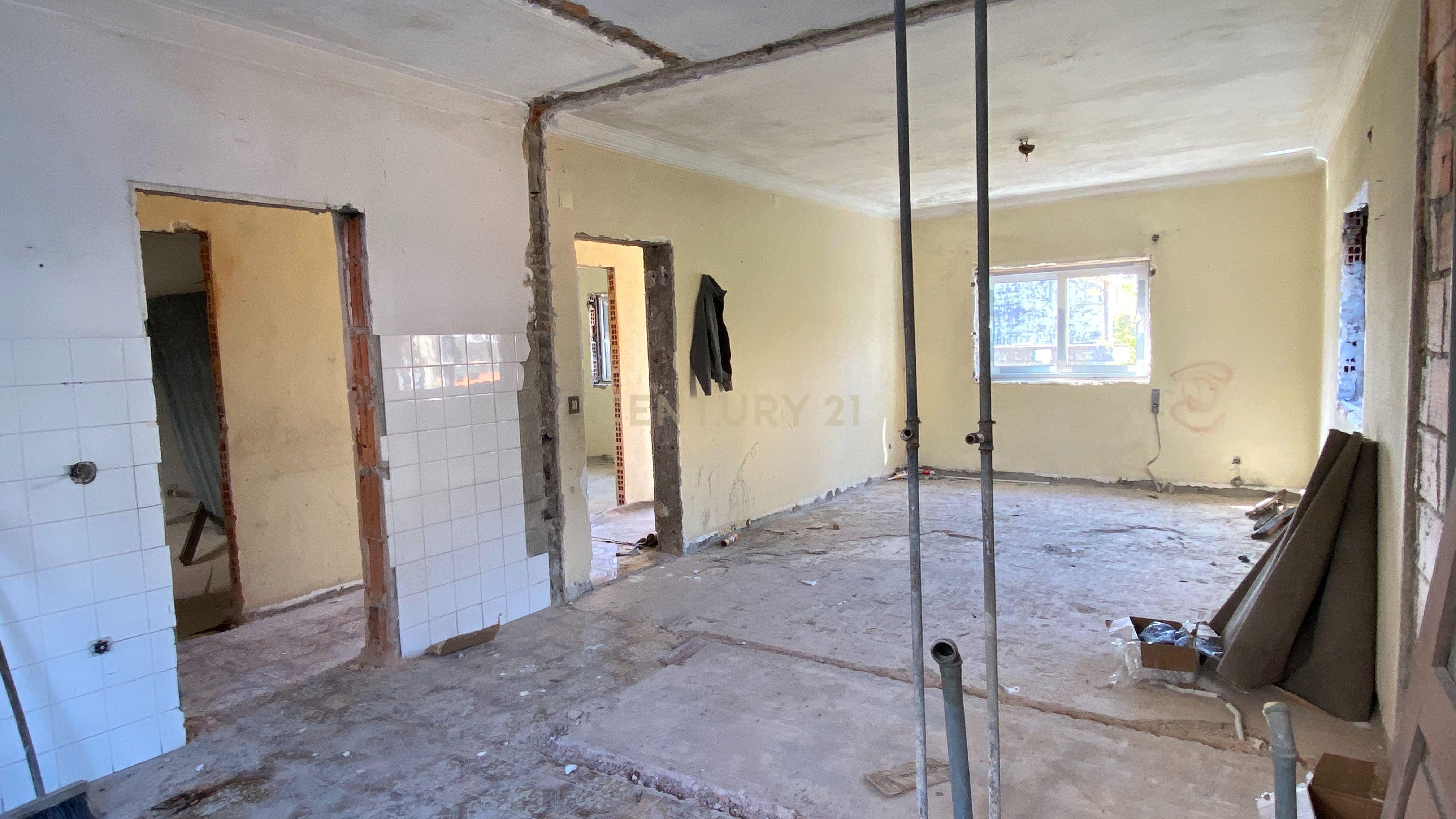 2 Moradias Bi familiar + Loja - Próximo ao Hospital São João - Image 13