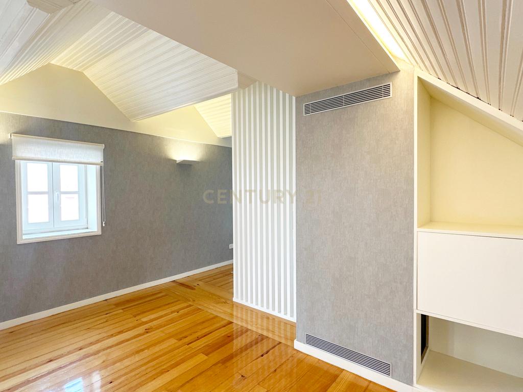 Moradia T3  remodelada- FOZ VELHA - Image 31